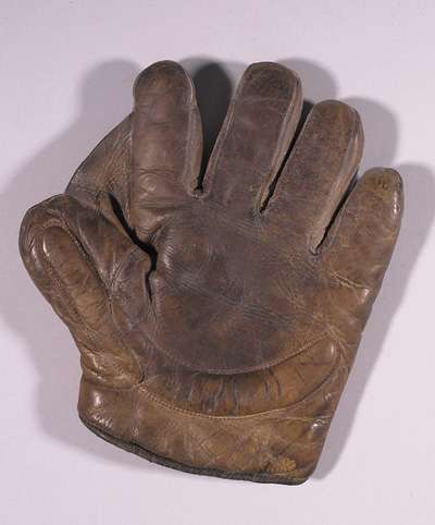 Early 1900's Crescent Glove Front
